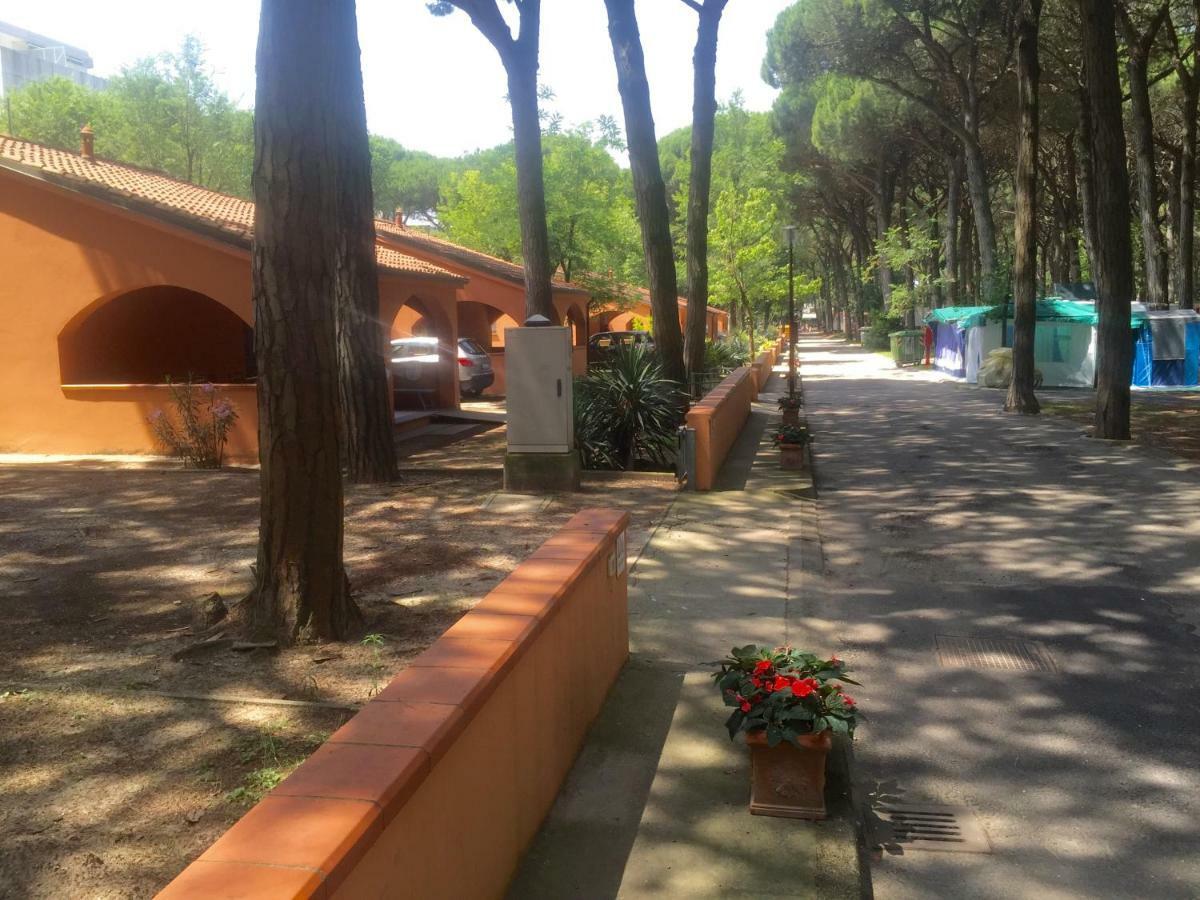 Dena Chalets - Lido Di Spina At The Beach Bagian luar foto